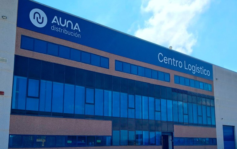 AÚNA Distribución refuerza su identidad con la nueva imagen corporativa en su centro logístico de Marcilla